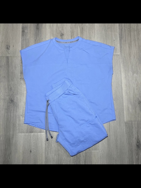 Fabletics Other - Fabletics Periwinkle Blue V-Notch Active Top